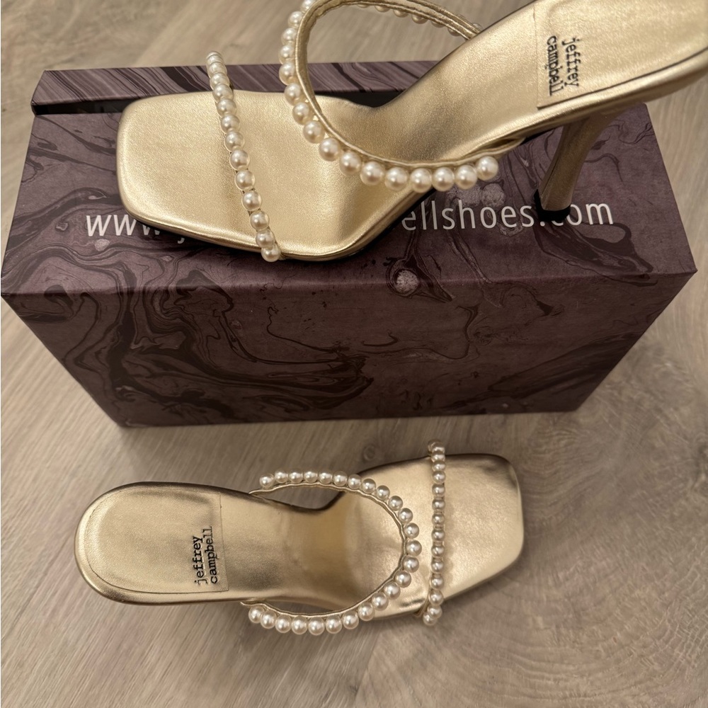 BRAND NEW JEFFREY CAMPBELL SANDALS